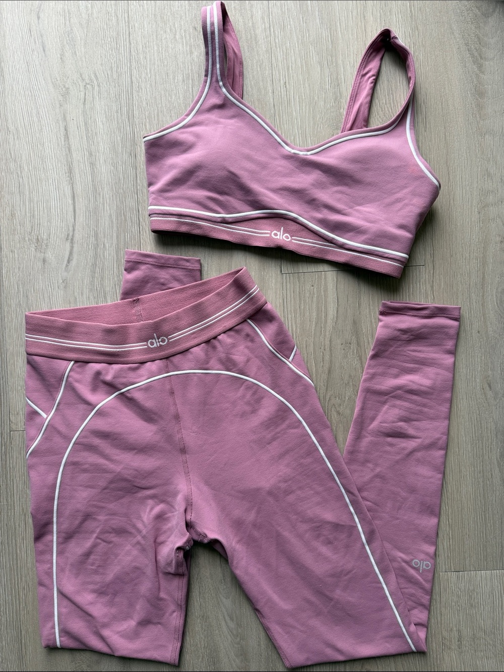 ALO Yoga Mauve Pink Seamless Sports Bra & Leggings Set